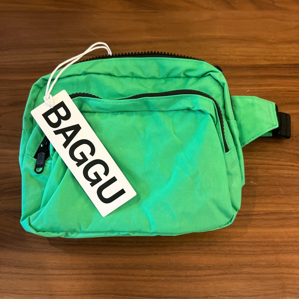 NWT BAGGU Fanny Pack in Aloe